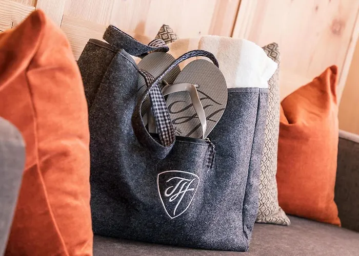 Superior Tirolerhof - Zell Am Hotell