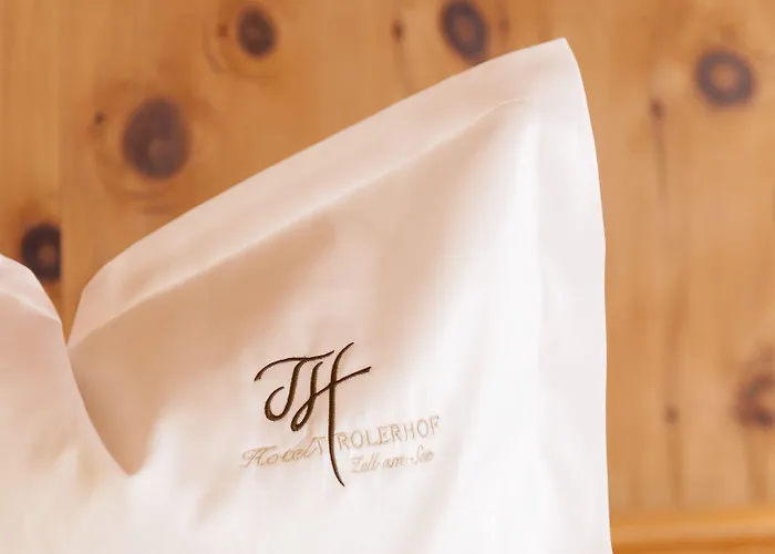 Superior Tirolerhof - Zell Am Целль-ам-Зеє